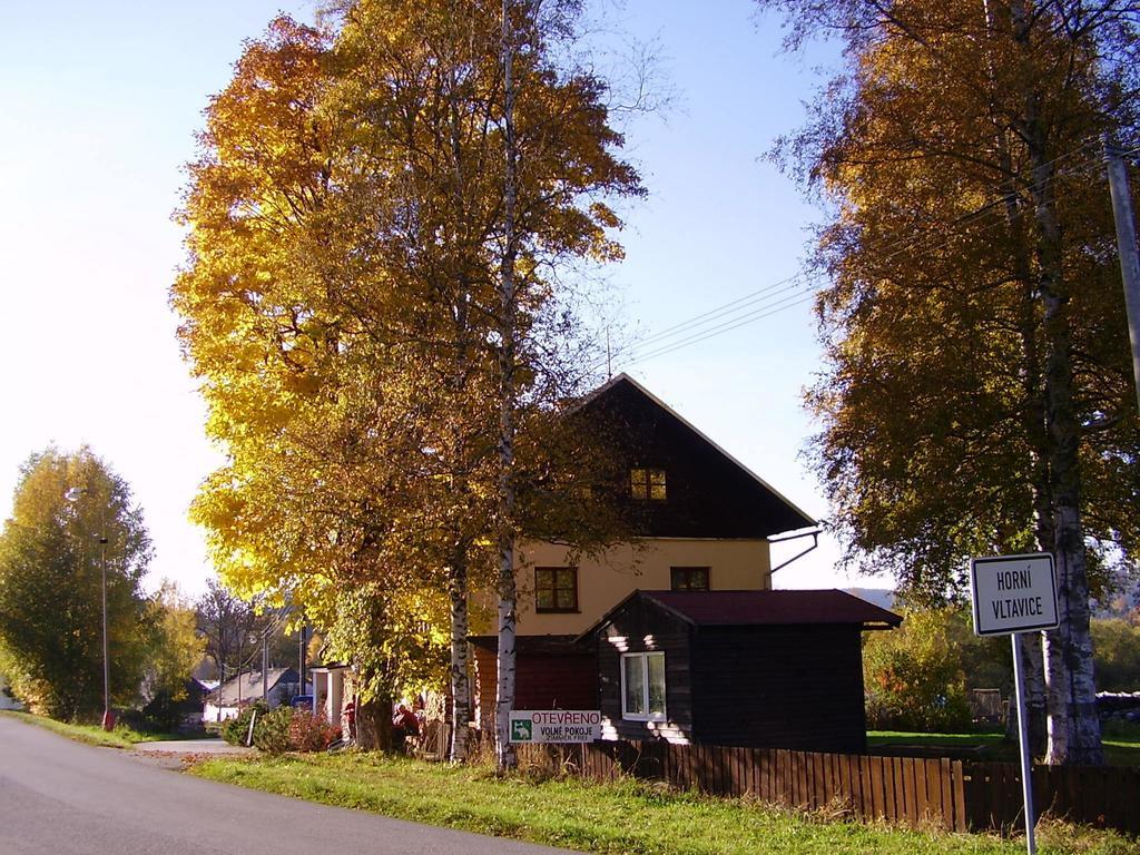 Hotel Penzion Bázum Horní Vltavice Exterior foto